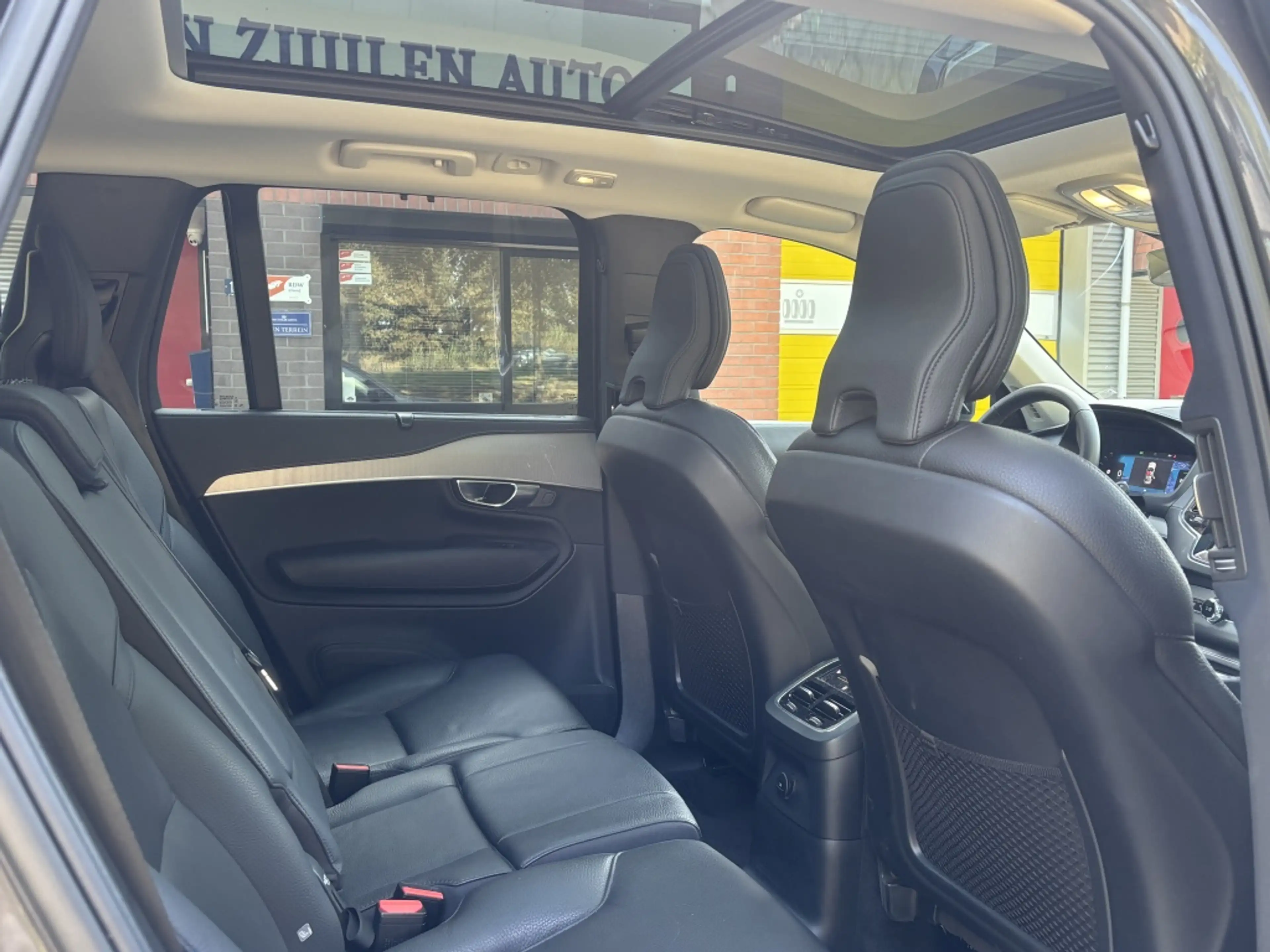 Volvo XC90 2.0 T8 AWD Ultimate Dark Pano Trekhaak Head-Up 21" — photo 12