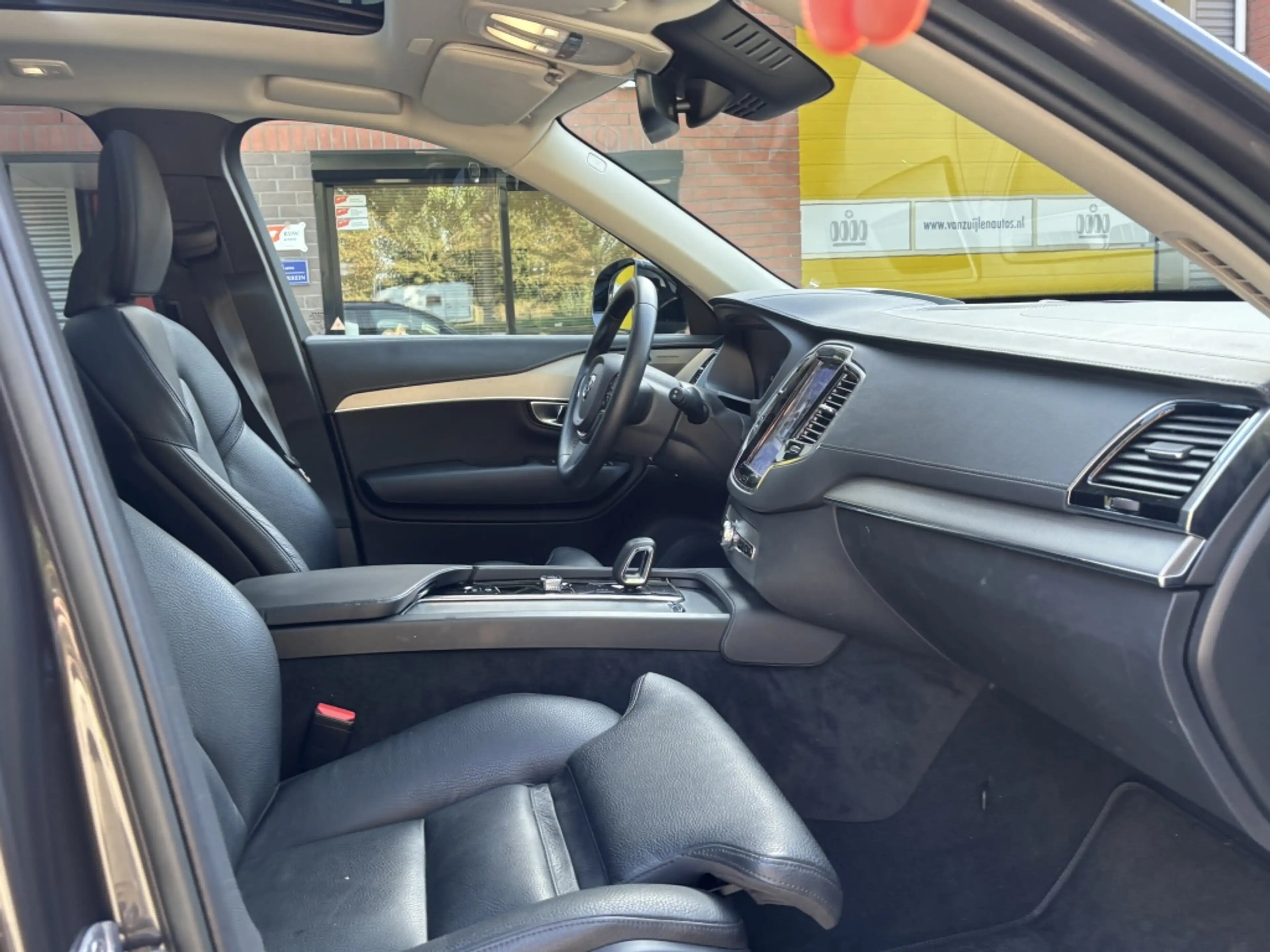 Volvo XC90 2.0 T8 AWD Ultimate Dark Pano Trekhaak Head-Up 21" — photo 13