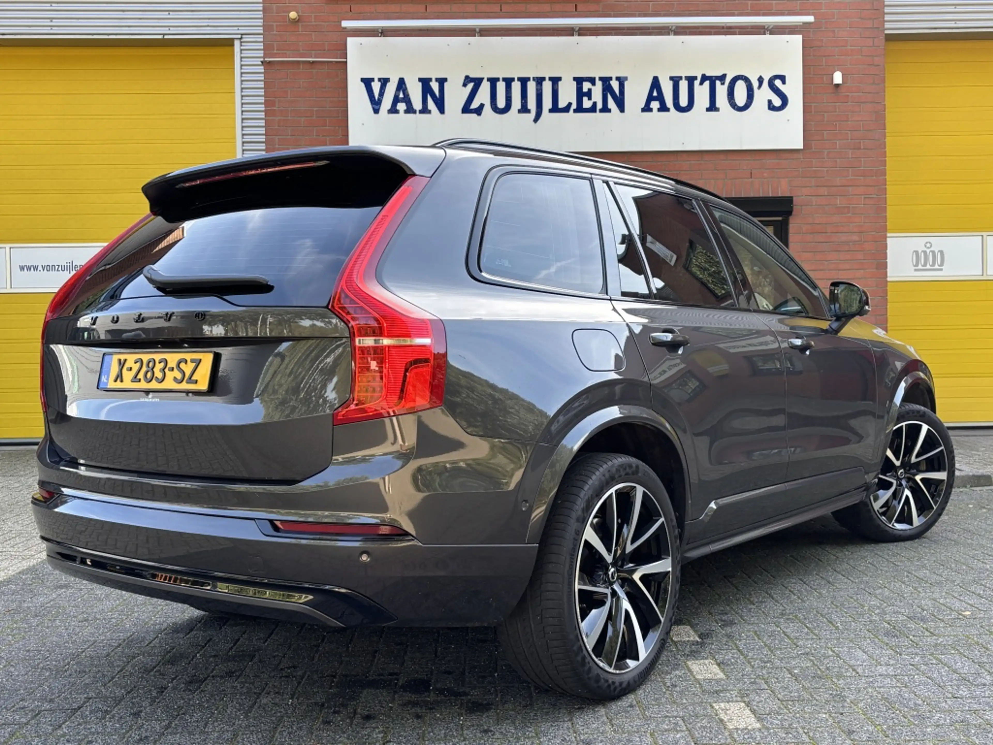 Volvo XC90 2.0 T8 AWD Ultimate Dark Pano Trekhaak Head-Up 21" — photo 2