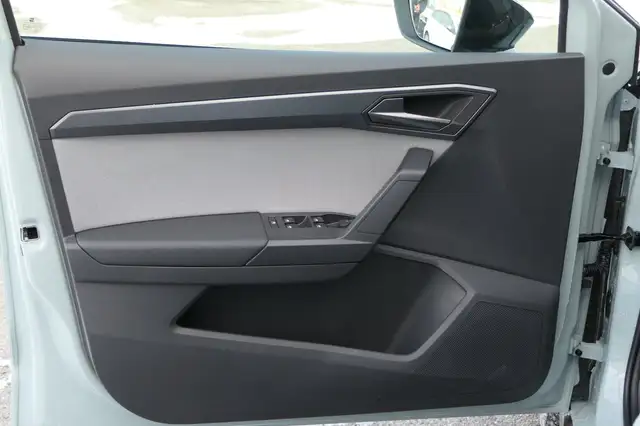 Seat Arona view 5