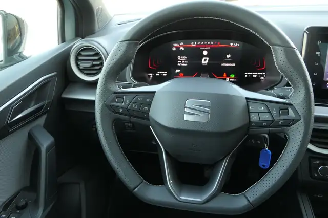 Seat Arona view 8