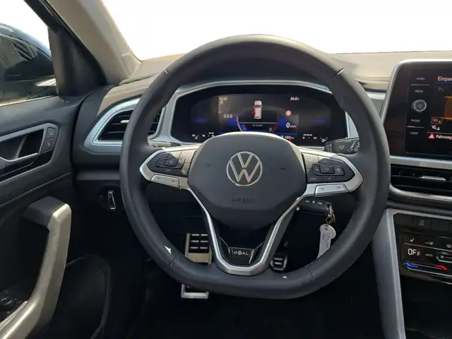 Volkswagen T-Roc view 13