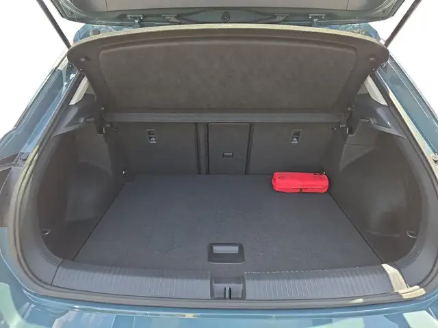 Volkswagen T-Roc view 14