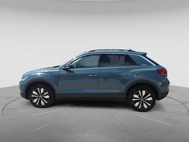 Volkswagen T-Roc view 6
