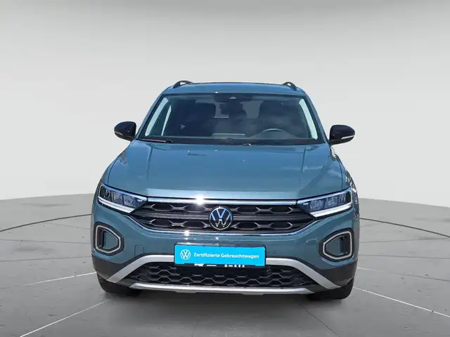 Volkswagen T-Roc view 2