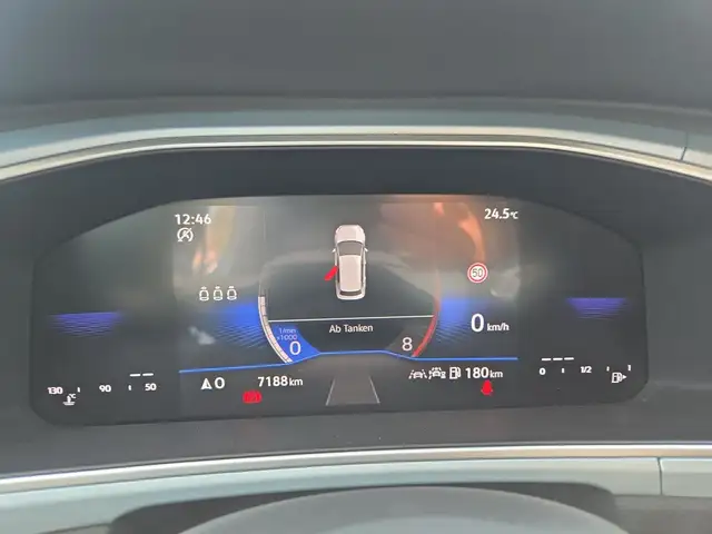 Volkswagen T-Roc view 9