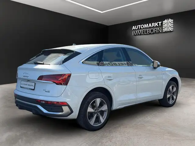 Audi Q5 view 8