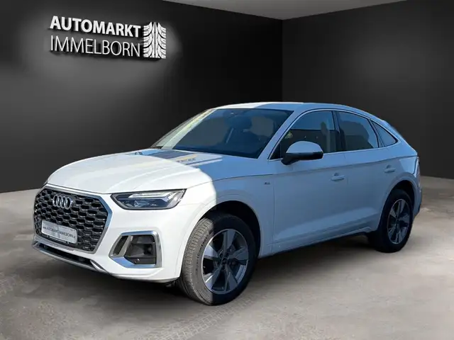 Audi Q5 view 4