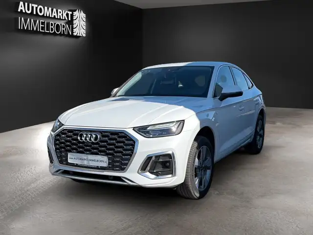 Audi Q5 view 3