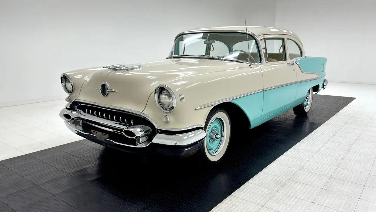 Oldsmobile 2 Door Sedan, foto 1