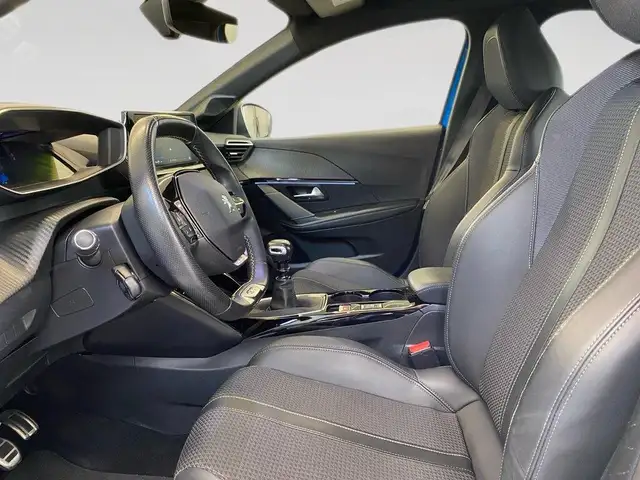 Peugeot 208 view 7