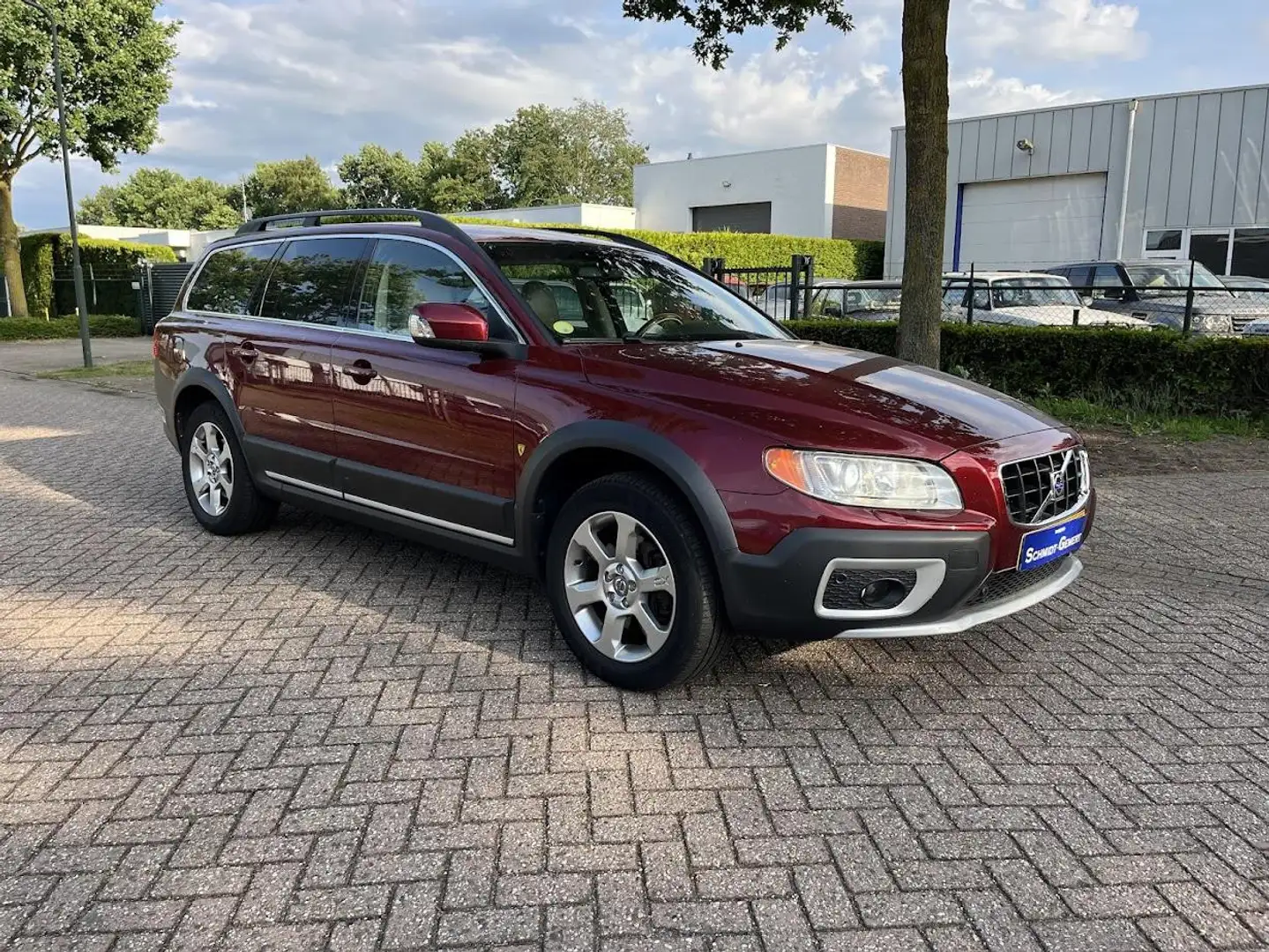 Volvo XC70 3.2 Summum Rood - 1