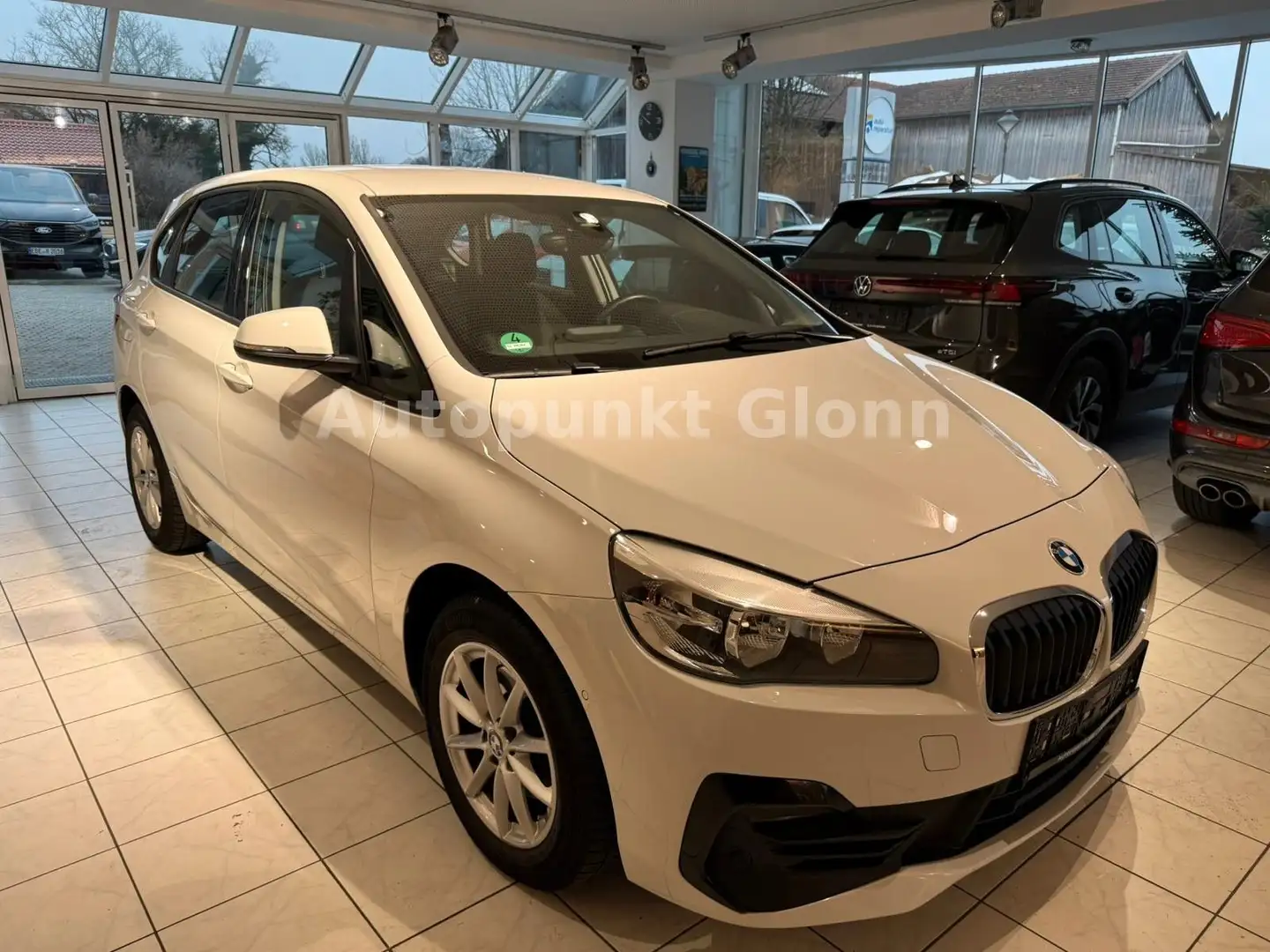 BMW 216 d Active Tourer Advantage|PDC|Navi|Ambiente Weiß - 2