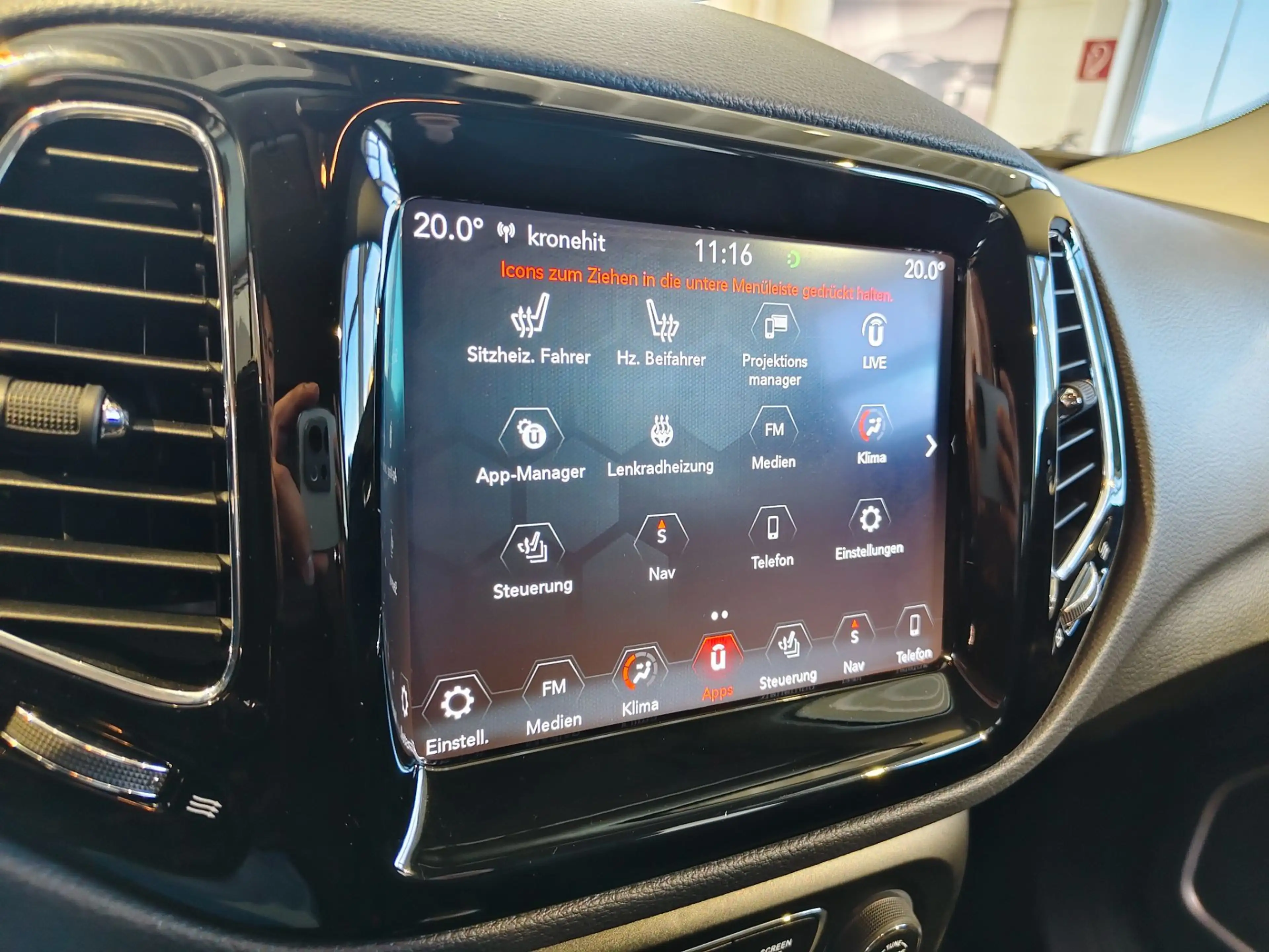 Jeep Compass 1,4 MultiAir2 FWD Night Eagle --WENIG KILOMETER-- — photo 12