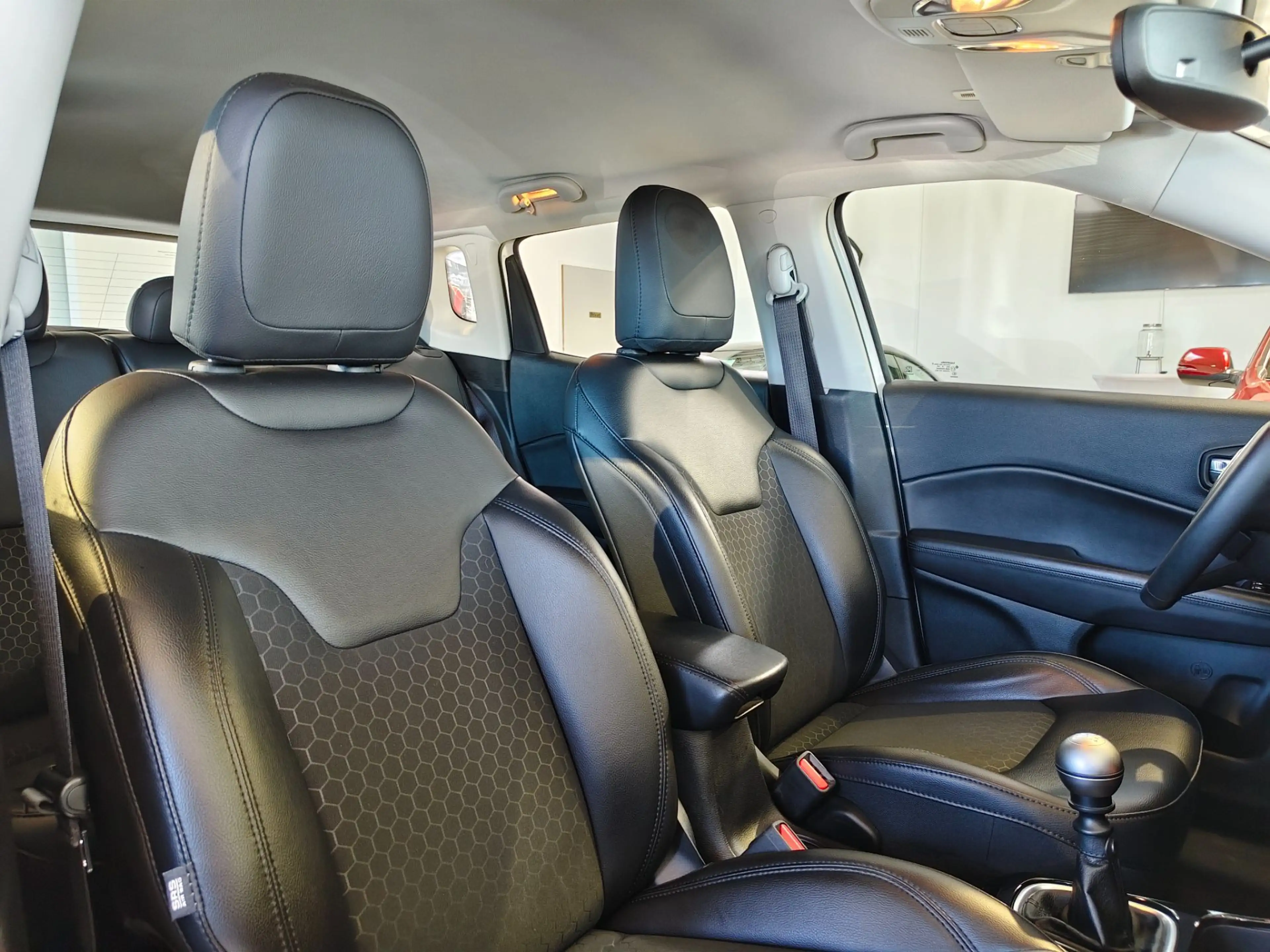 Jeep Compass 1,4 MultiAir2 FWD Night Eagle --WENIG KILOMETER-- — photo 15