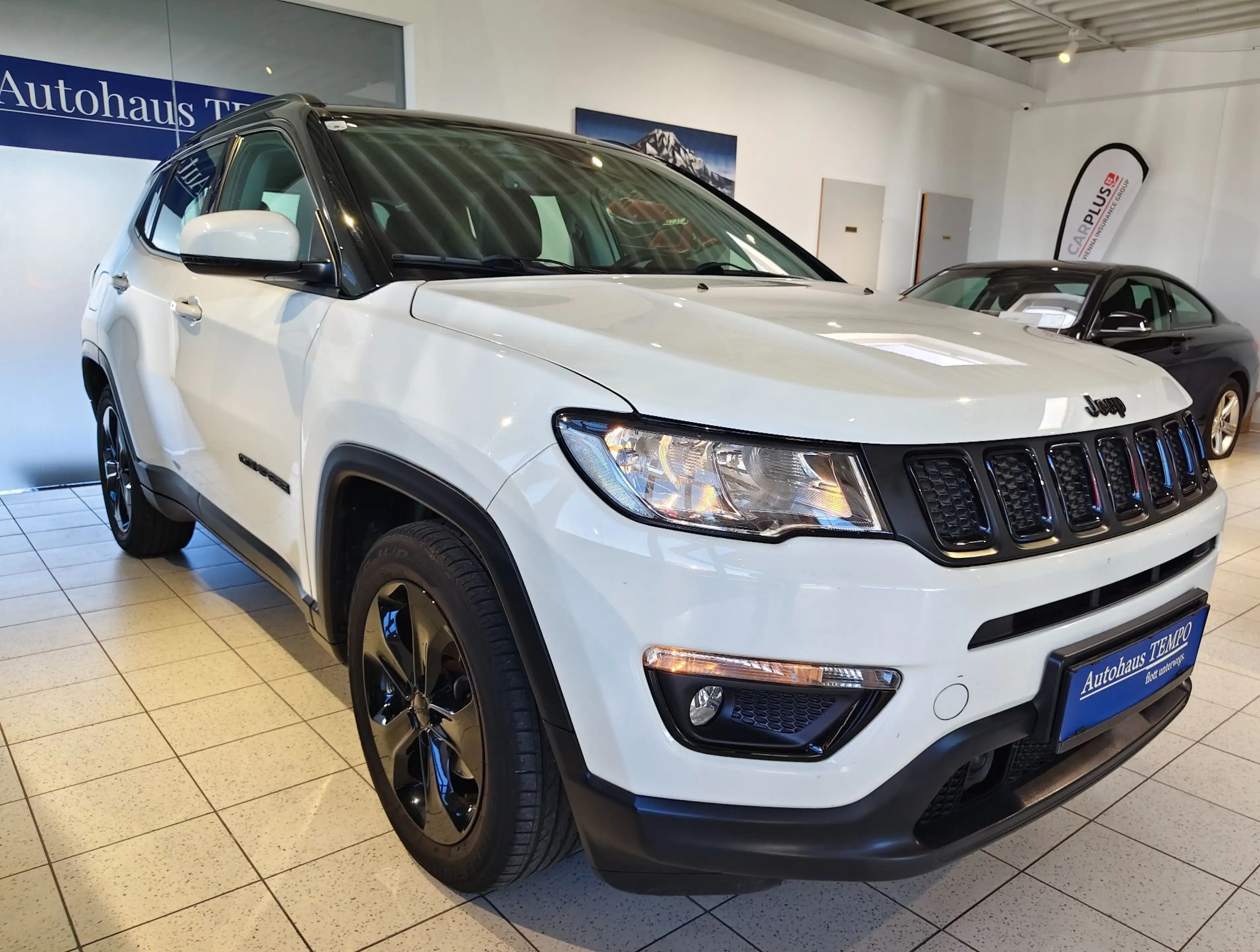 Jeep Compass 1,4 MultiAir2 FWD Night Eagle --WENIG KILOMETER-- — photo 4