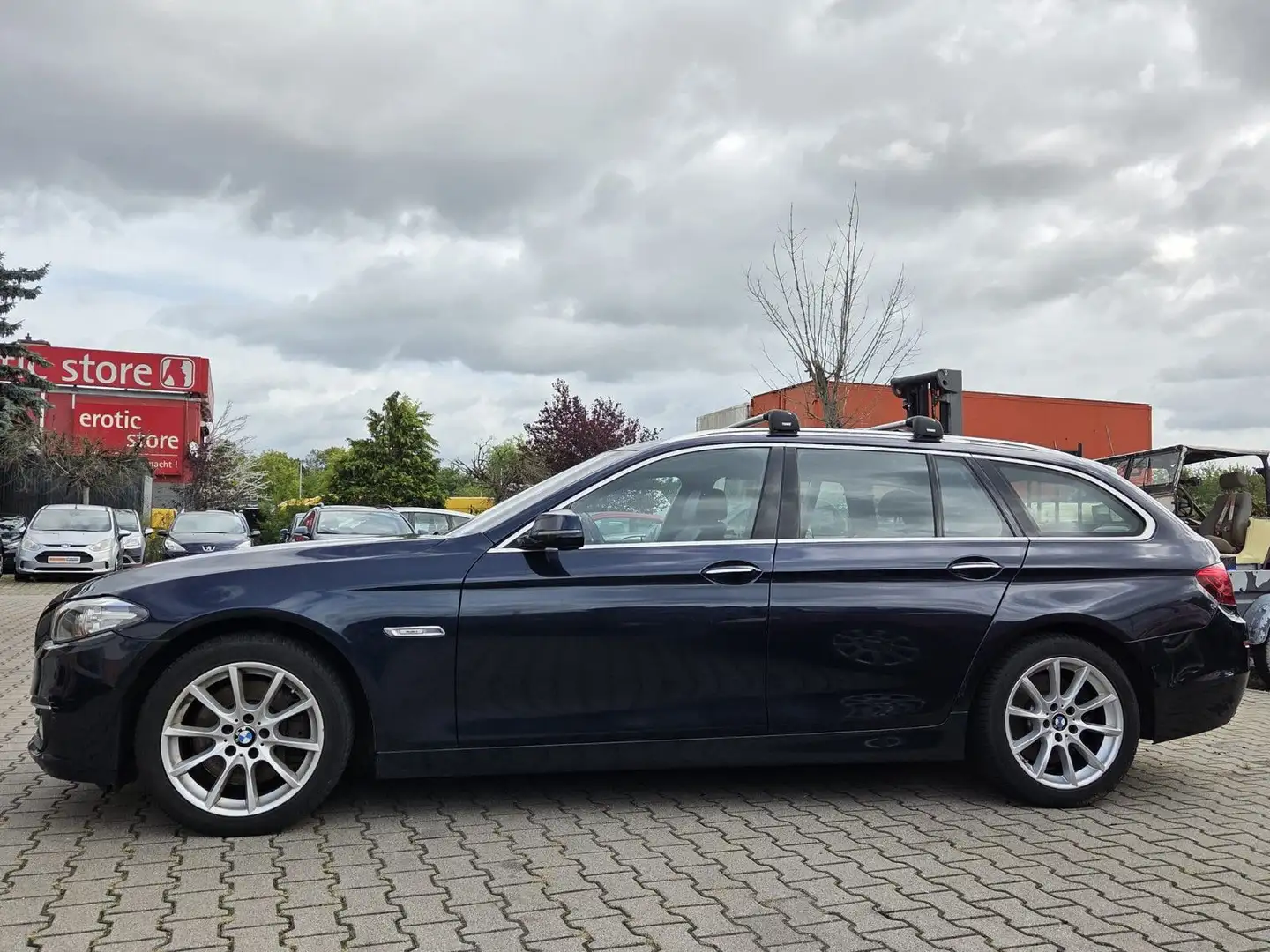BMW 530 d xDrive touring Leder Harman Panorama Xenon Blau - 2