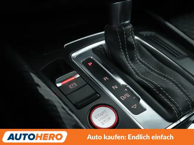 Audi SQ5 view 24
