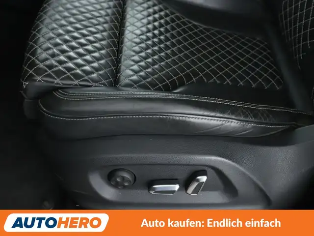 Audi SQ5 view 30