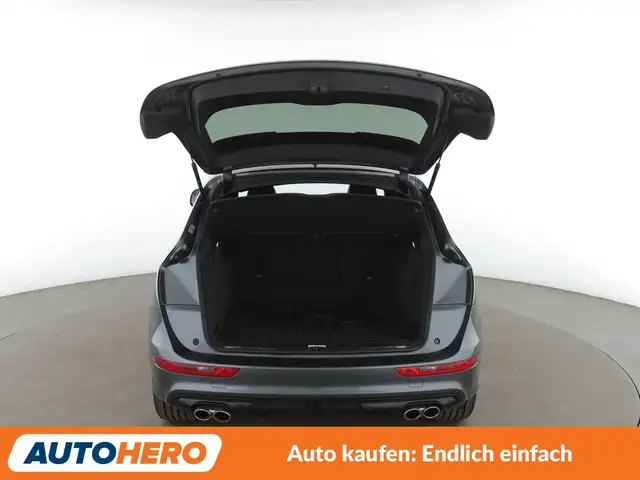 Audi SQ5 view 16