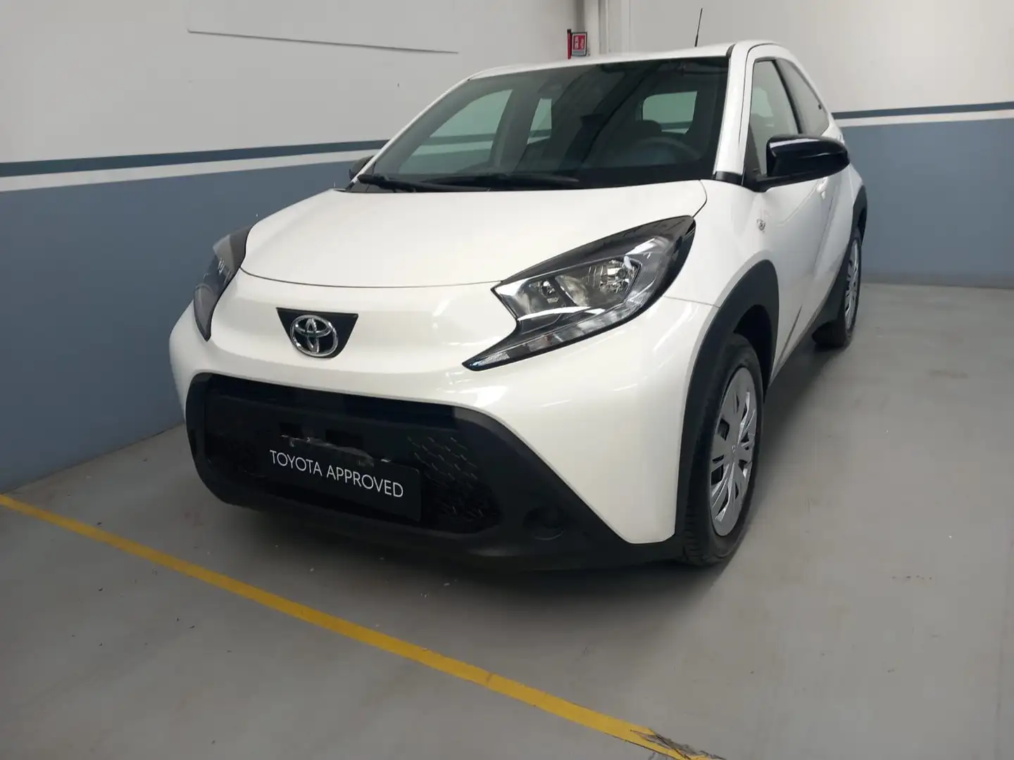Toyota Aygo X 1.0 Active 72cv KM0  06/2025 Bianco - 1
