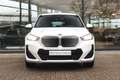 BMW iX1 eDrive20 M Sport / Sportstoelen / M Adaptief onder Blanc - thumbnail 5