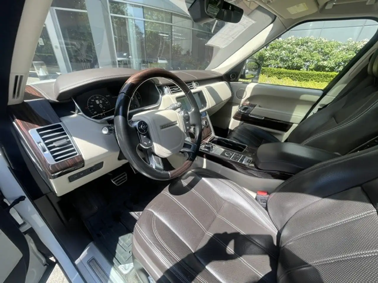 Land Rover Range Rover снимка Land Rover Range Rover