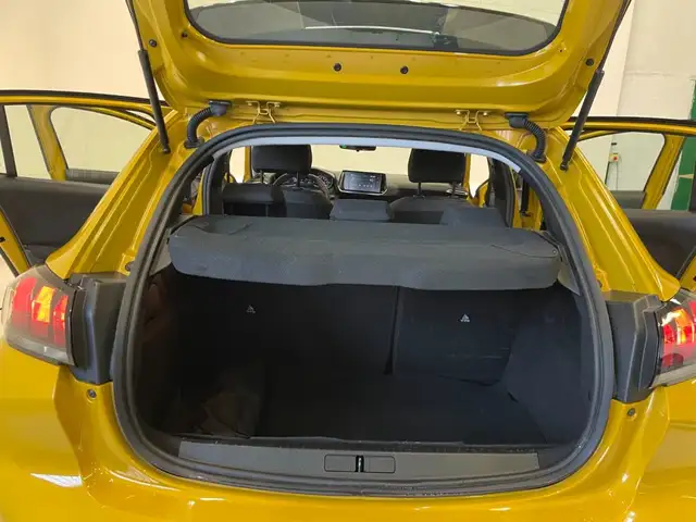 Peugeot 208 view 13
