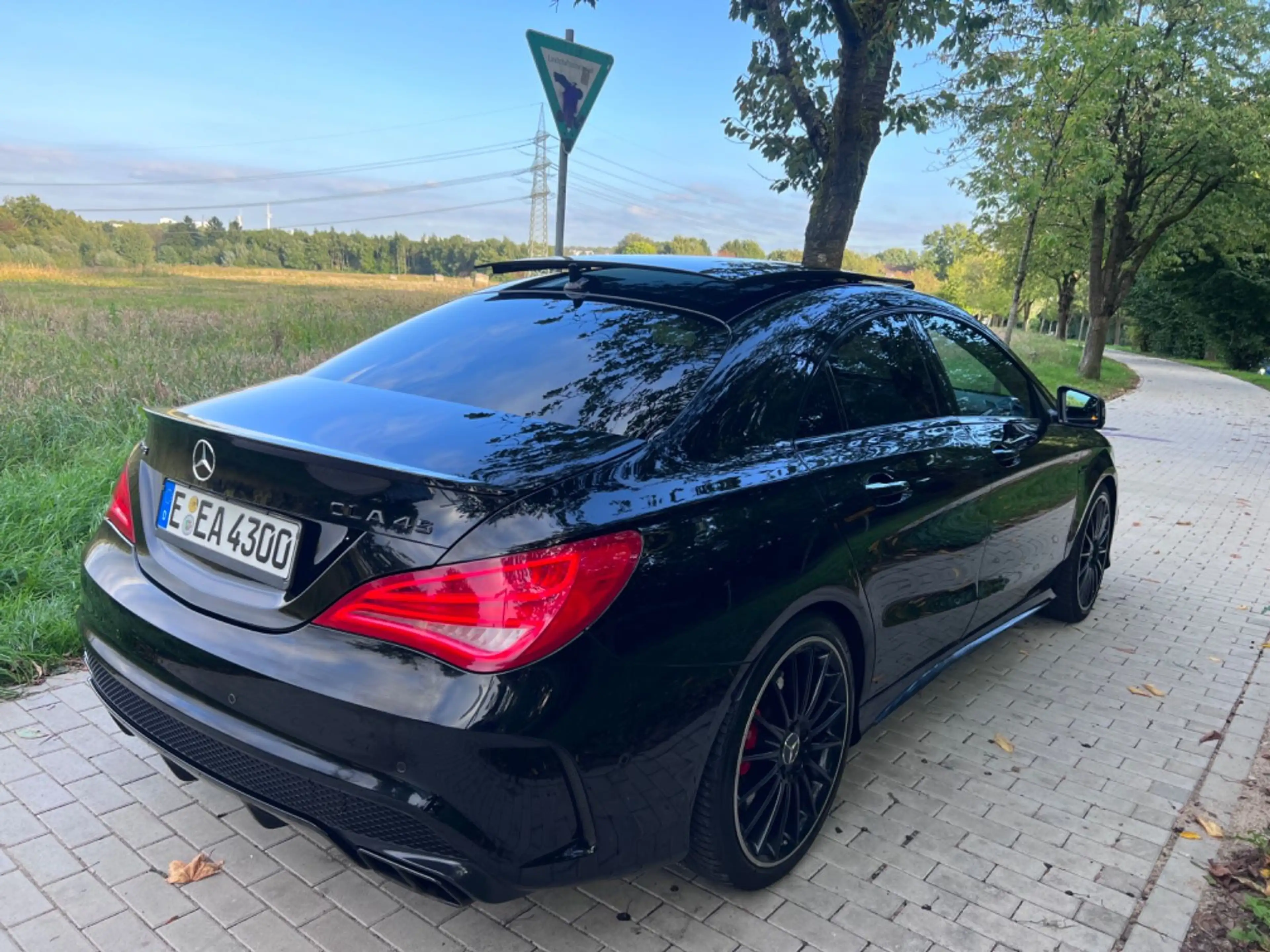 Mercedes-Benz CLA 45 AMG CLA -Klasse CLA 45 AMG 4Matic — photo 3