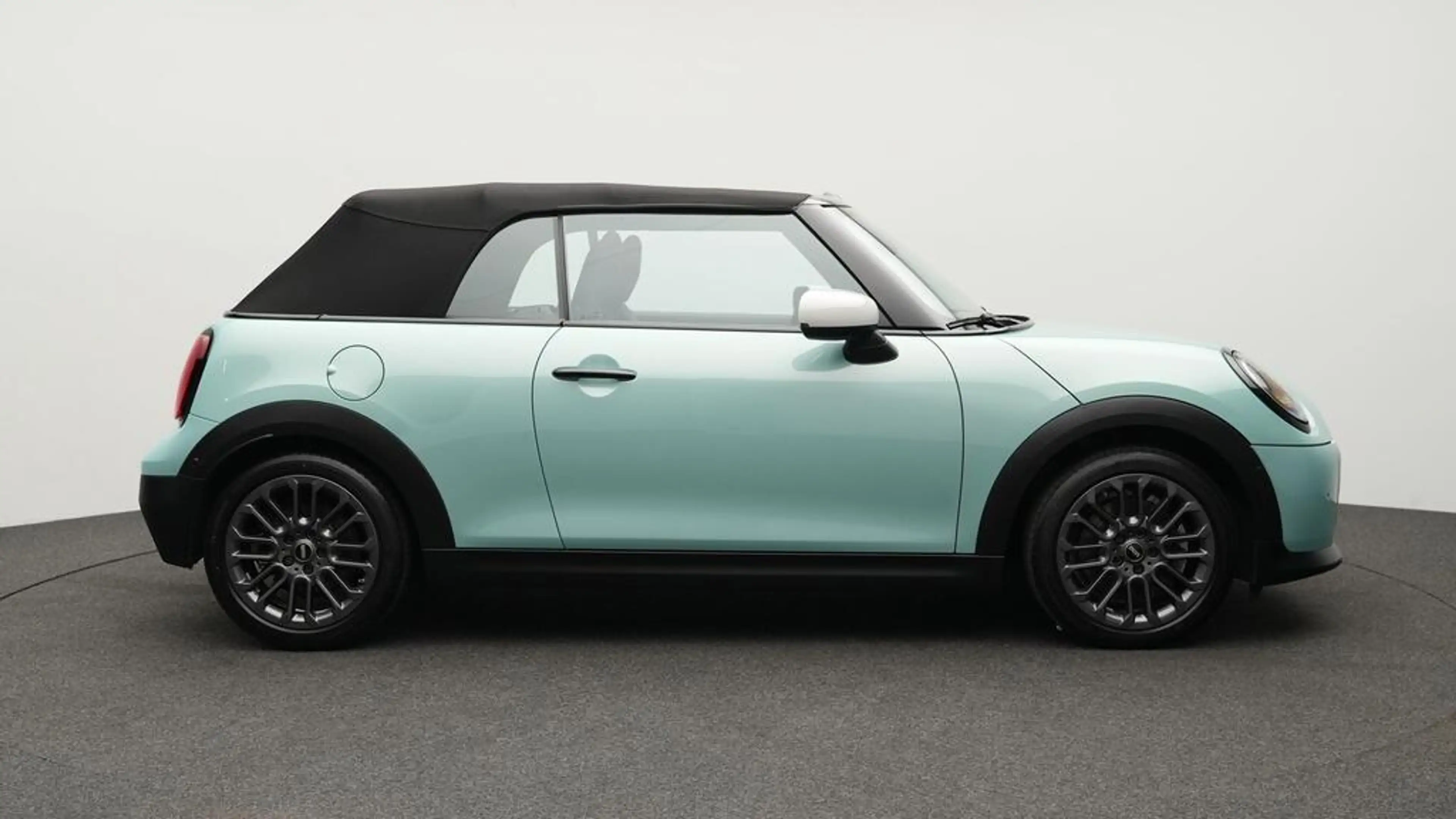 MINI Cooper C Cabrio Favoured Trim — photo 3