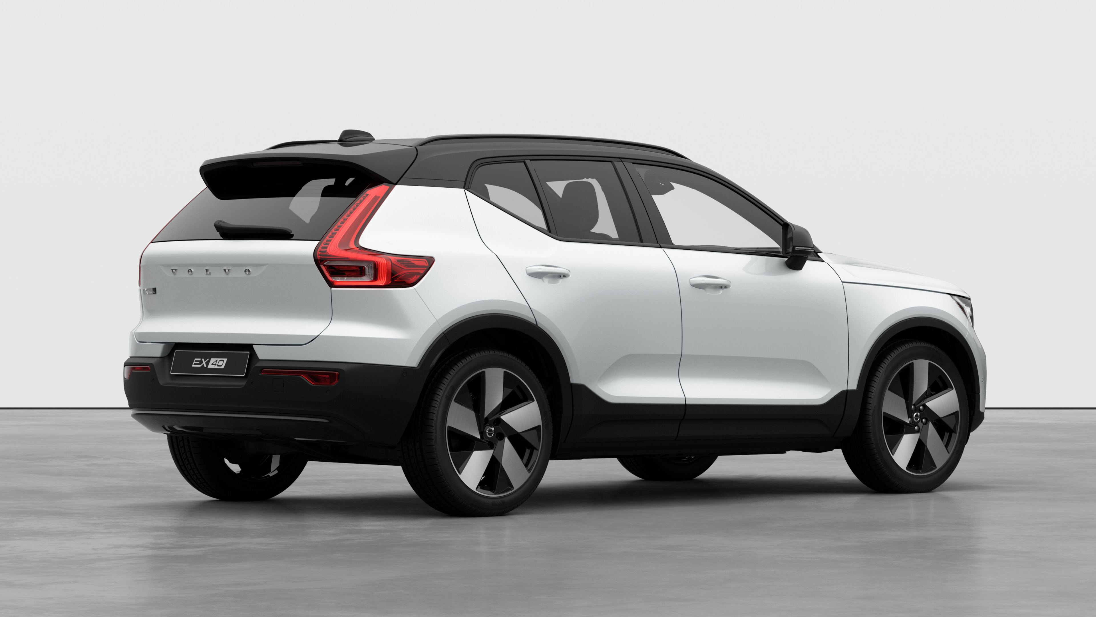 2026 Volvo EX40