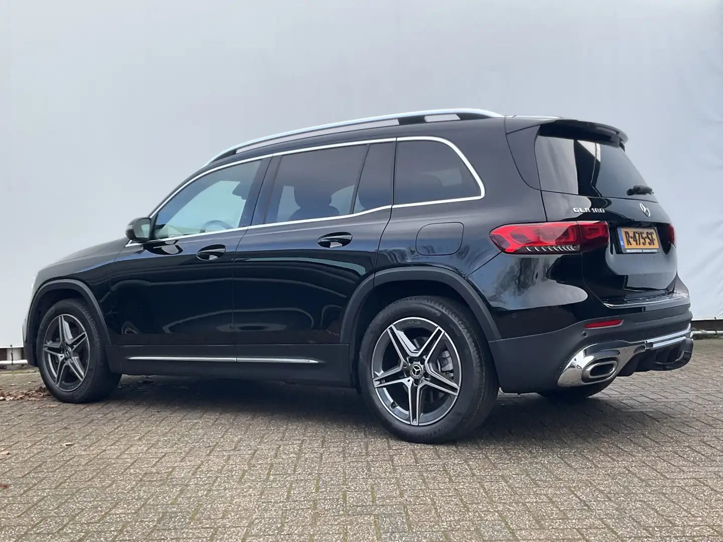 Mercedes-Benz GLB 180 7-Pers AMG Line 7-Pers Pano Trekhaak Stoelverw Led Schwarz - 2