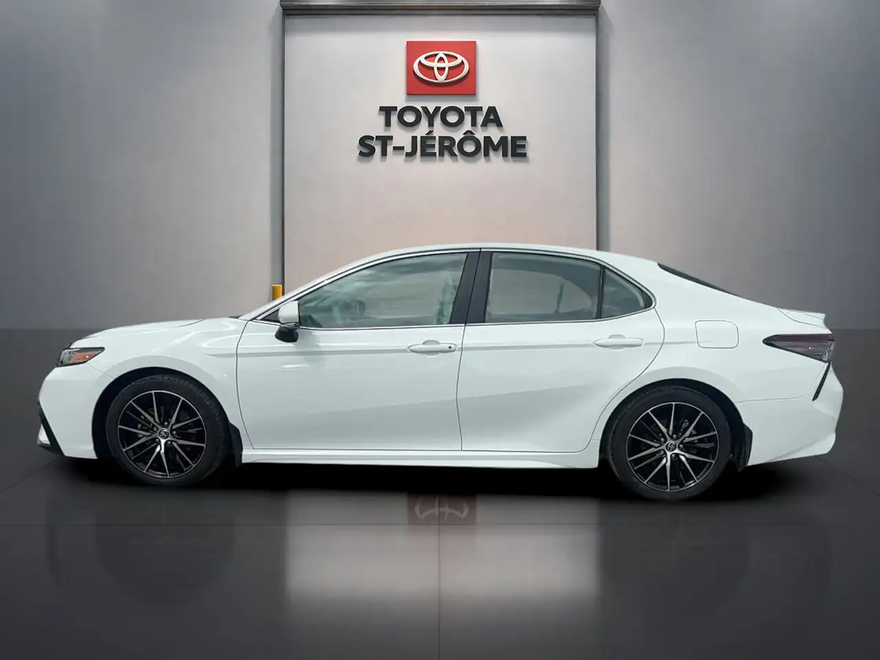 Toyota Camry снимка Toyota Camry