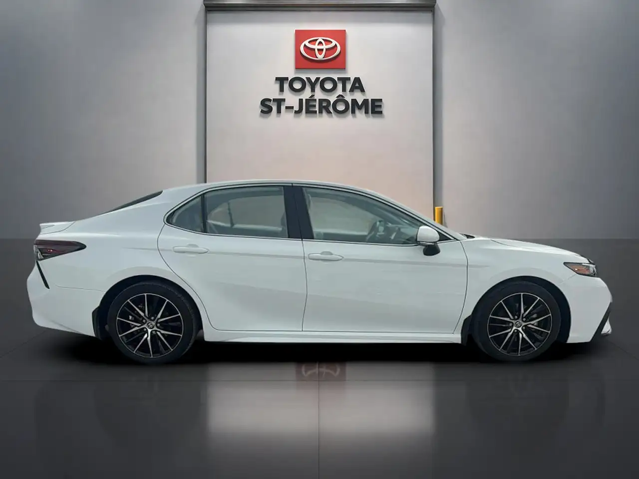 Toyota Camry снимка Toyota Camry