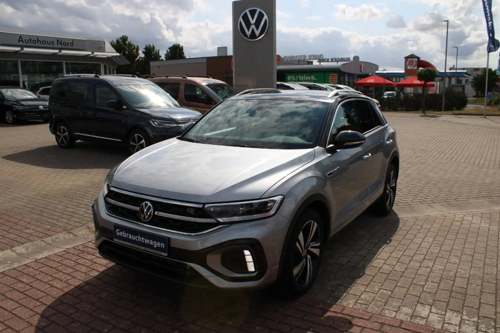 Volkswagen T-Roc R-Line 1.5 TSI DSG AHK RFK Panor Leder Silber - 1