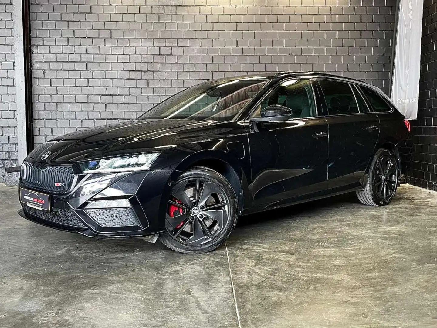 Skoda Octavia IV 1.4 TSI IV PHEV 245 RS DSG6E Noir - 1