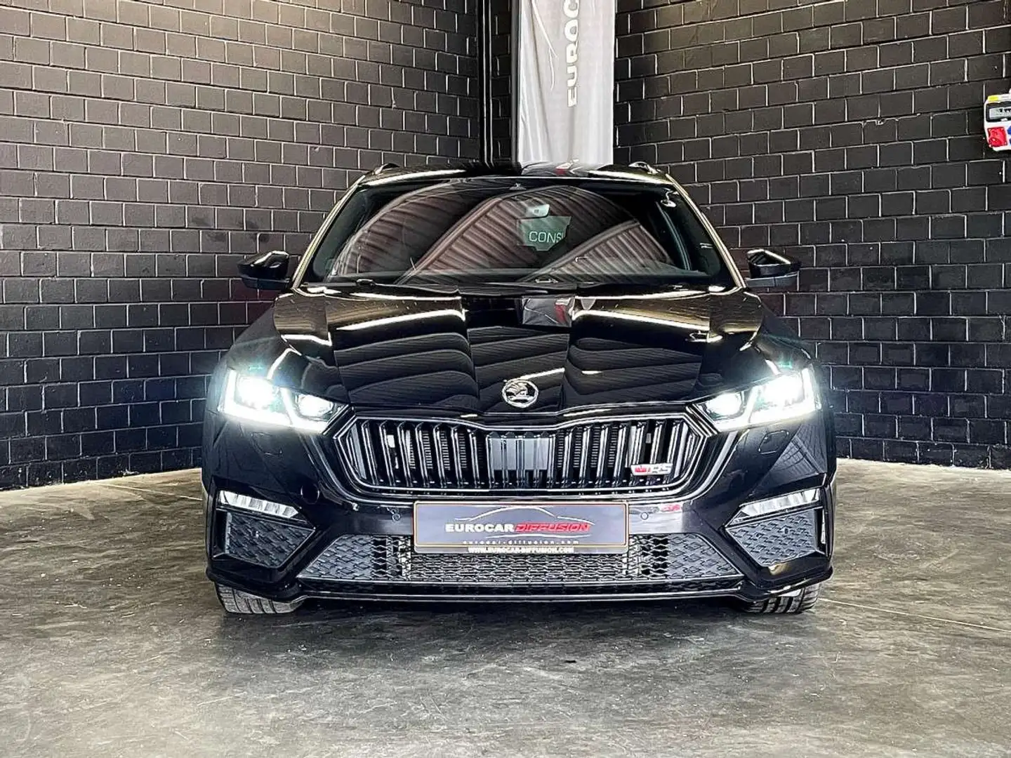 Skoda Octavia IV 1.4 TSI IV PHEV 245 RS DSG6E Noir - 2