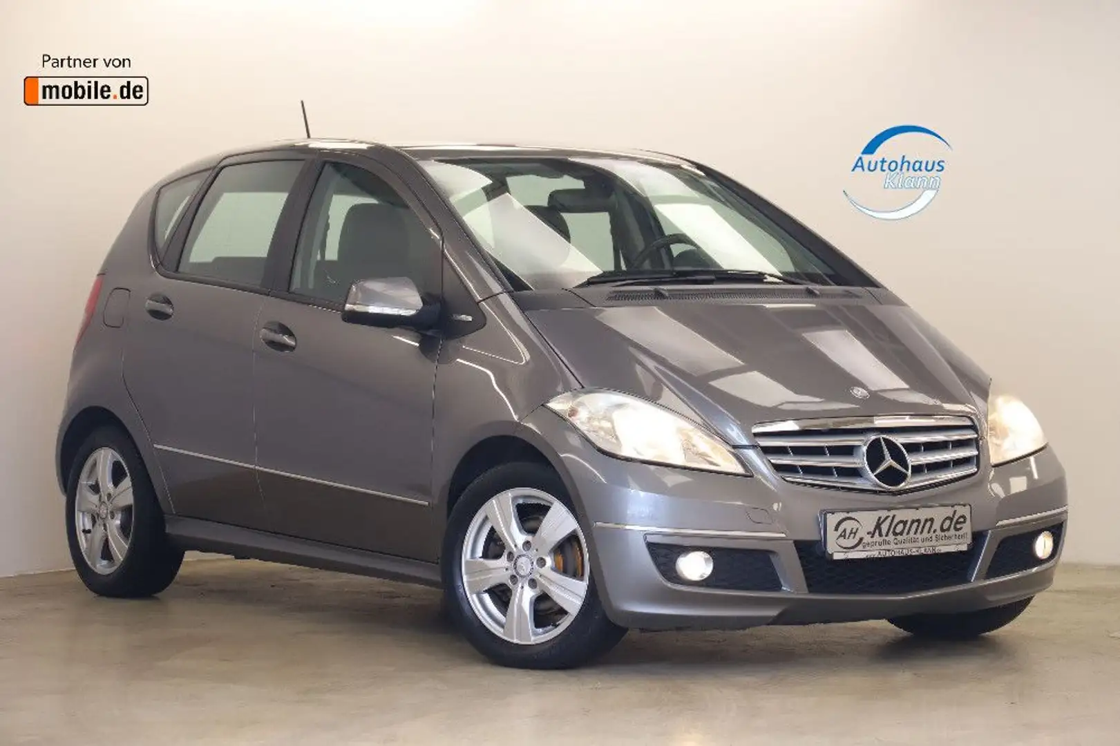Mercedes-Benz A 170 116PS Avantgarde Klima Navi SHZ 5-Trg Schwarz - 1
