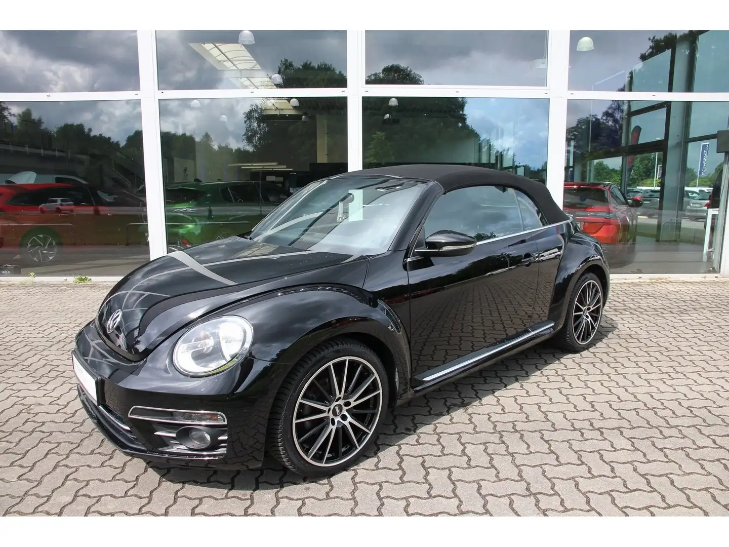 Volkswagen Beetle Cabriolet 1.2 TSI BMT Czarny - 1