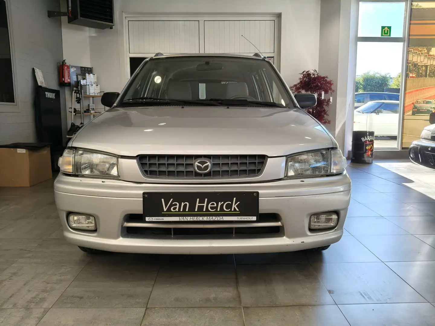 Mazda Demio 1.3i SI Silber - 2