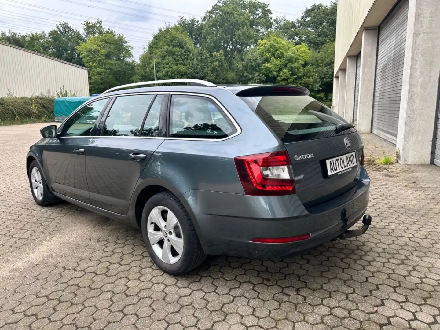 Skoda Octavia 1.5TSI Combi Style*DSG*PDC*AHK*App-Navi Gris - 2