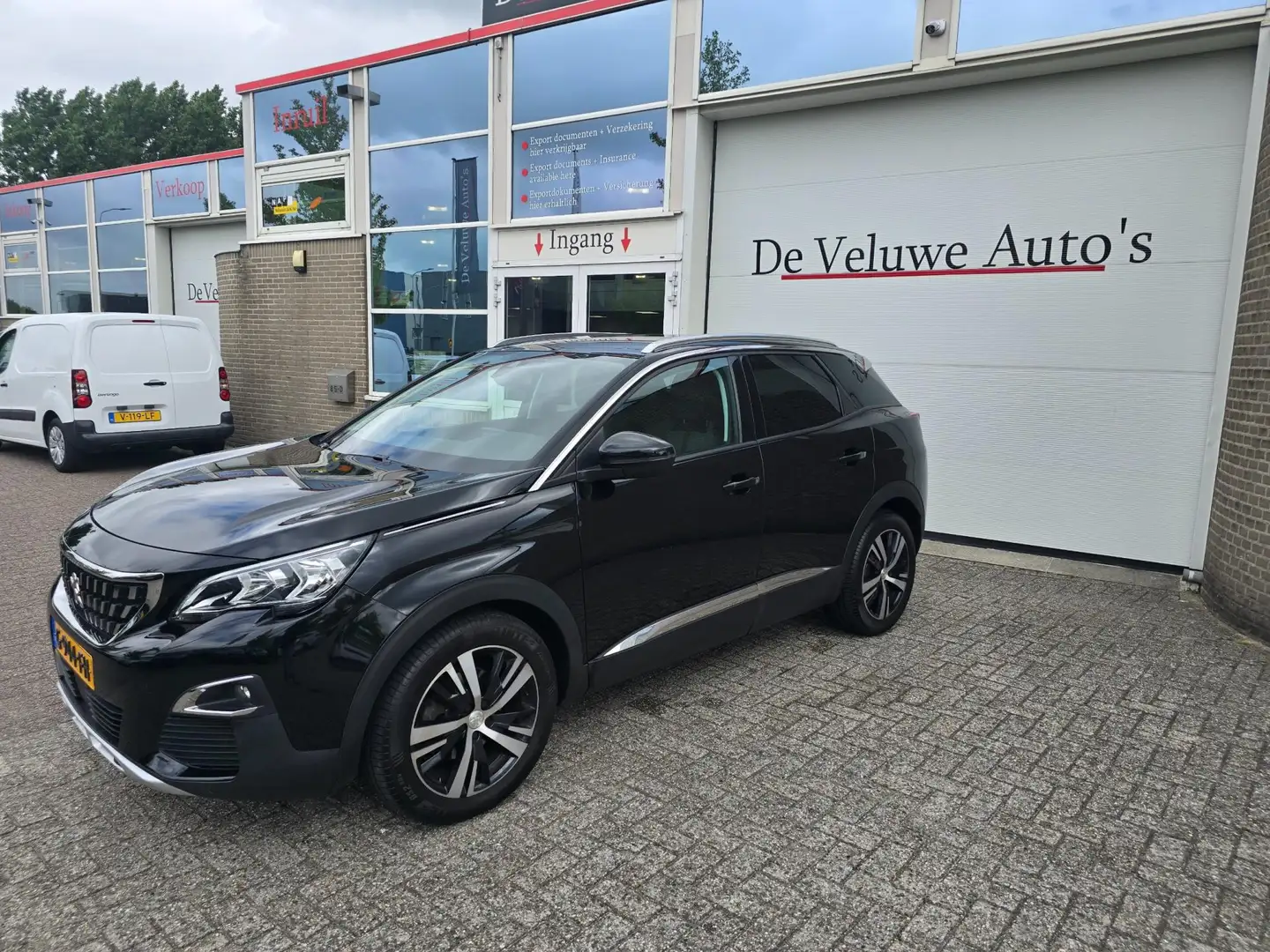 Peugeot 3008 1.2 PureTech Crossway Apple Navi Trekhaak Nero - 2