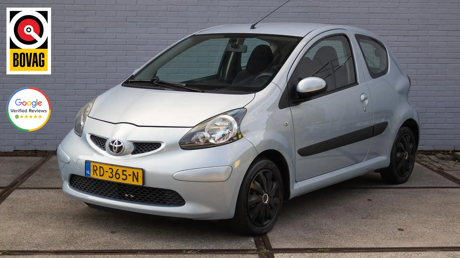 Toyota Aygo 1.0-12V Airco/Bluetooth Blauw - 1