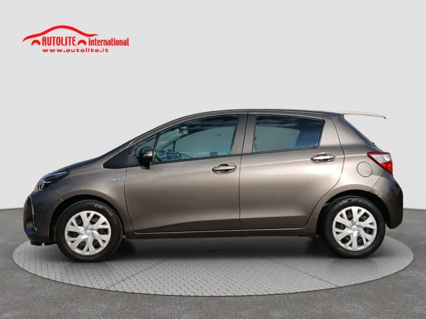 Toyota Yaris 1.5 Hybrid 5 porte Business Grigio - 2