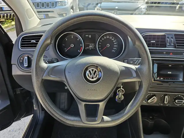 Volkswagen Polo view 13