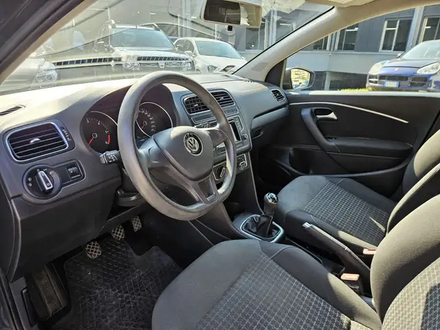 Volkswagen Polo view 7