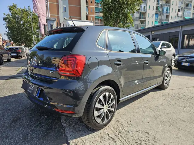 Volkswagen Polo view 4
