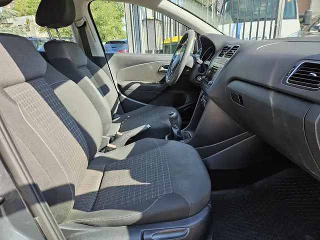 Volkswagen Polo view 12