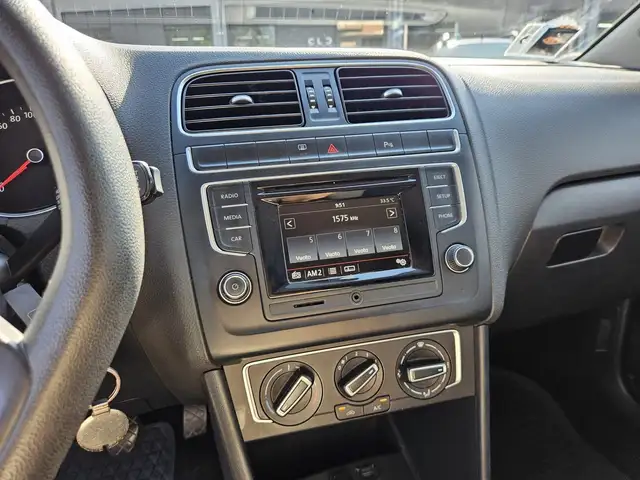 Volkswagen Polo view 14