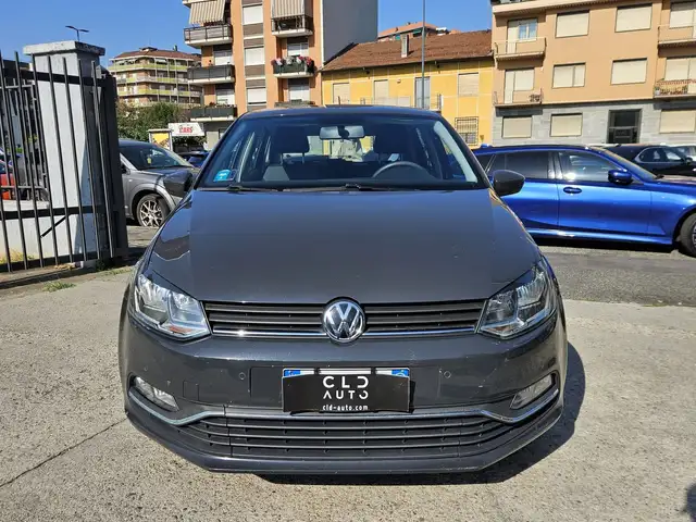 Volkswagen Polo view 2